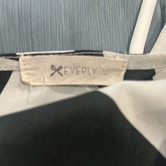 Everly Black and White striped Blouse - Picture 8 of 8